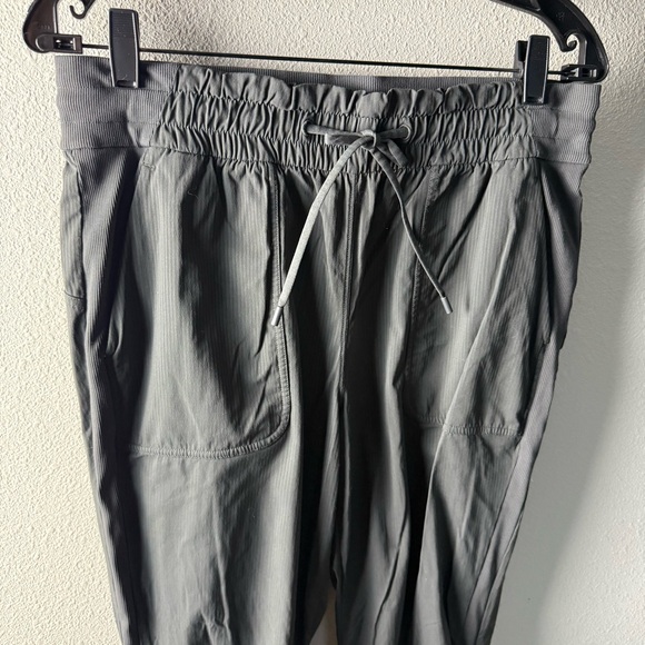 Lululemon Beyond the Studio Jogger Pant Grey Sage Lightweight Women Size 10 - Picture 5 of 16